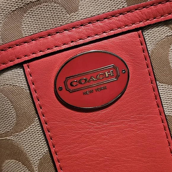 Coach Legacy Signature Crossbody - Picture 2 of 16